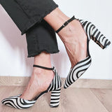 Zebros raštas kulkšnies dirželiais