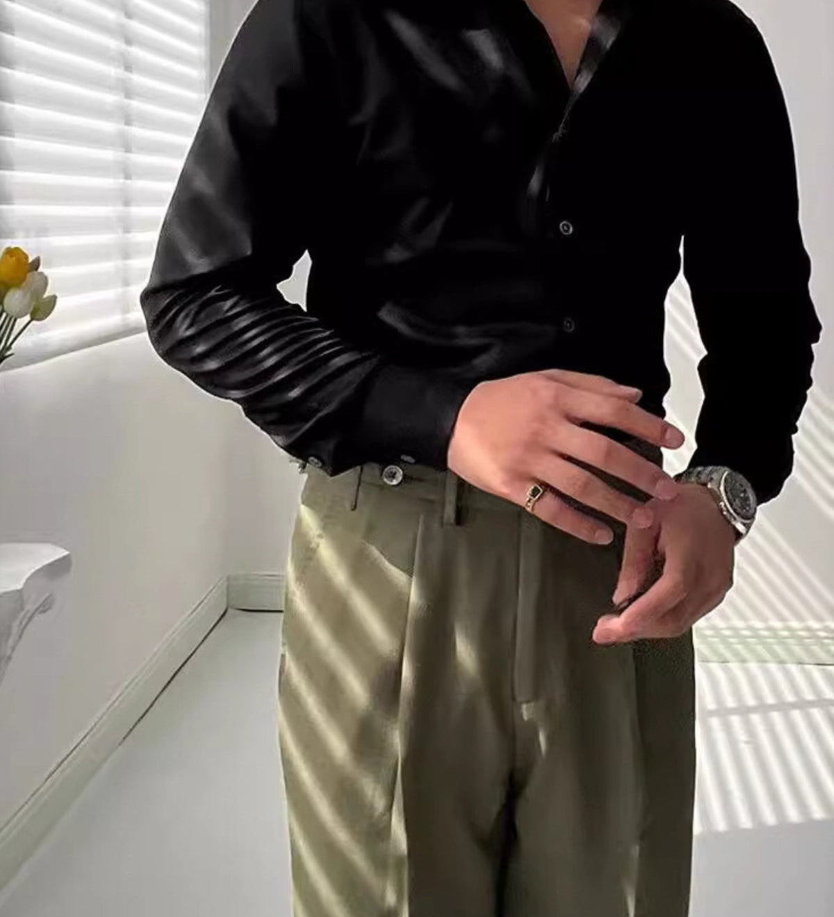 Alfieri – Klasikinis marškinis su v formos iškirpe