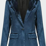 Suknelė išskirtiniu stiliumi