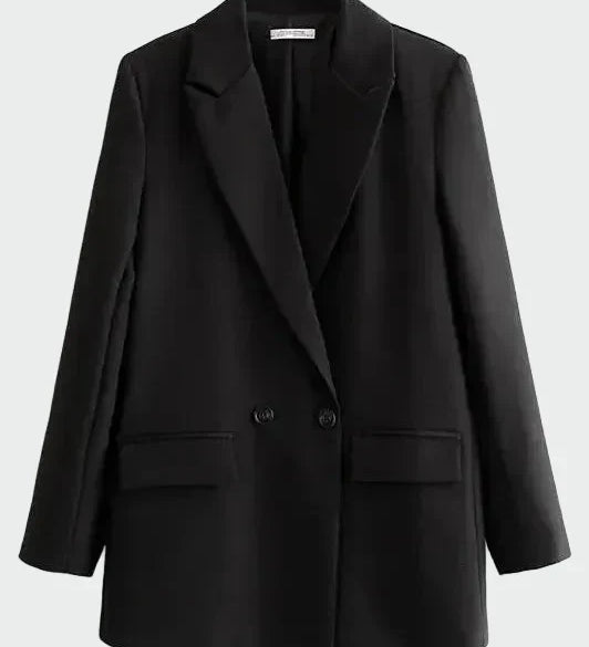 Oversized švarkas su modernia linija