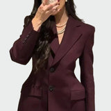 Švarkas su Įspūdinga Linija ir Mygtukais