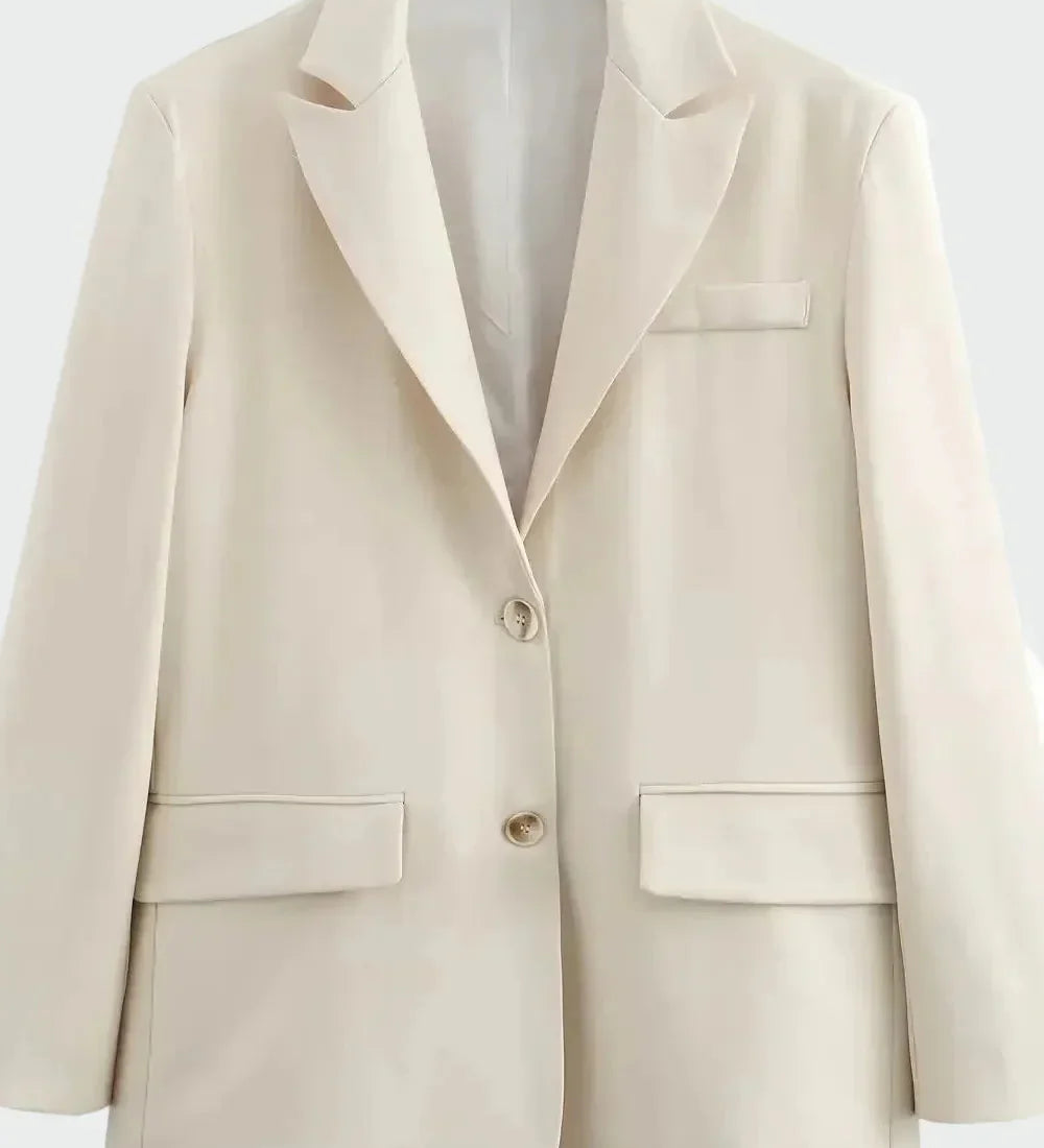 Oversized švarkas su modernia linija