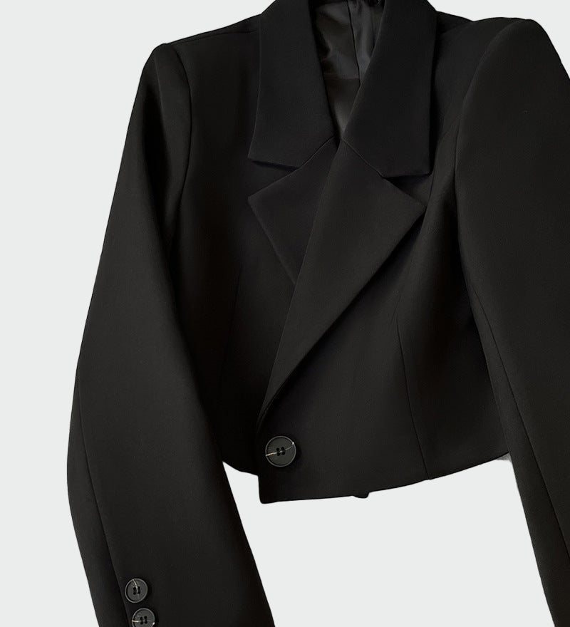 Suknelė elegantišku siluetu